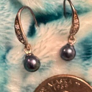 Elegant 925 sterling Silver black Pearl Drop Earrings with CZ $30